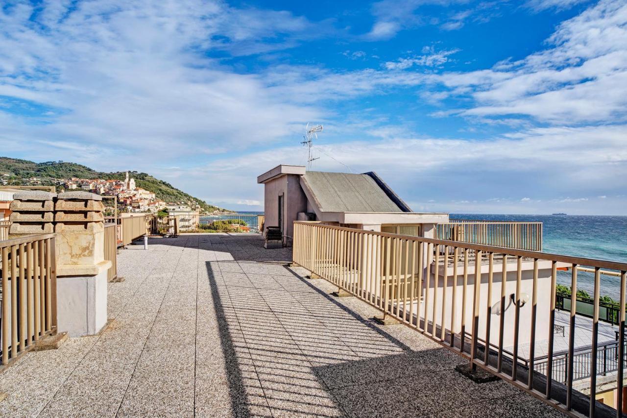 Casa Laura Elena Leilighet San Bartolomeo Al Mare Eksteriør bilde