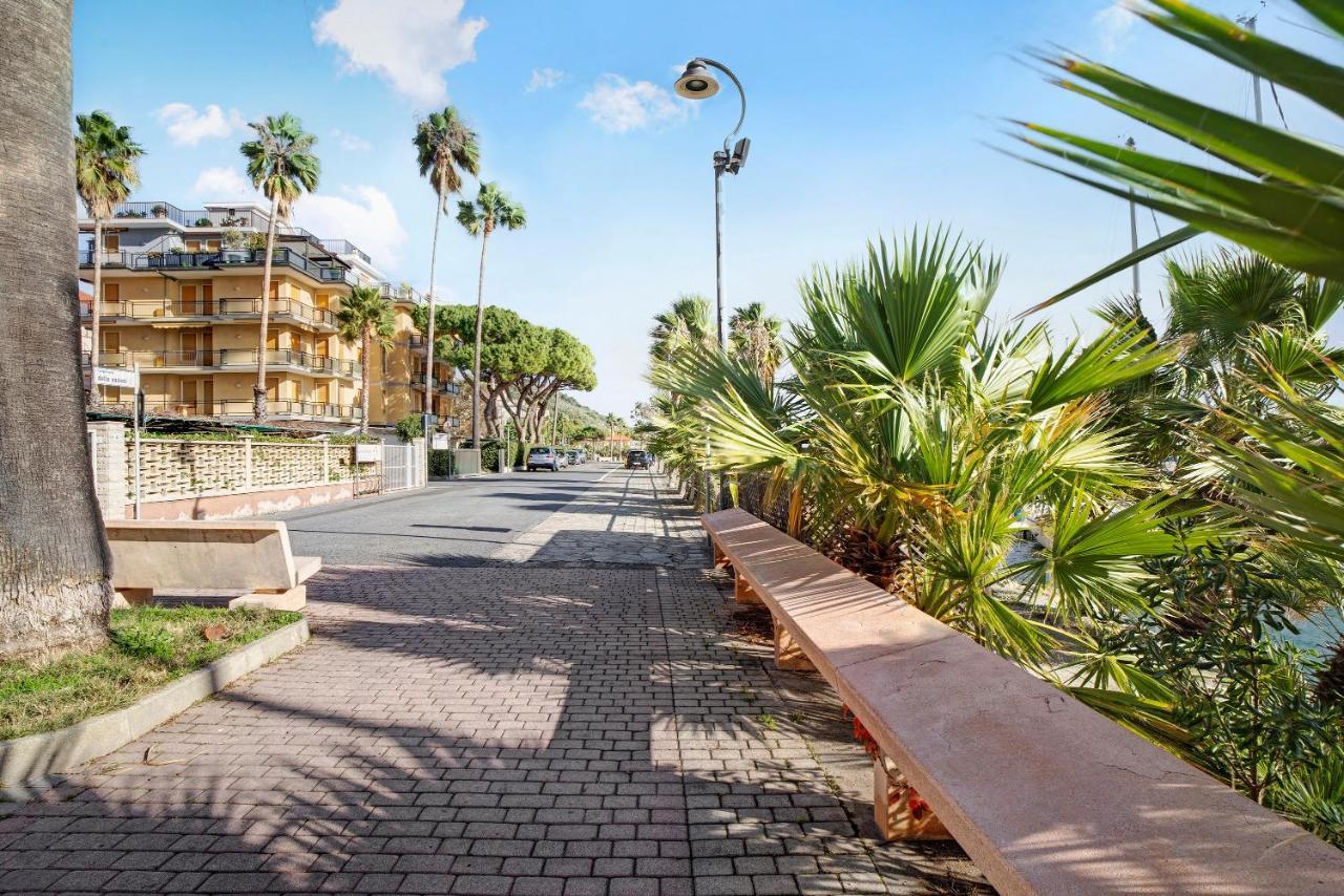 Casa Laura Elena Leilighet San Bartolomeo Al Mare Eksteriør bilde